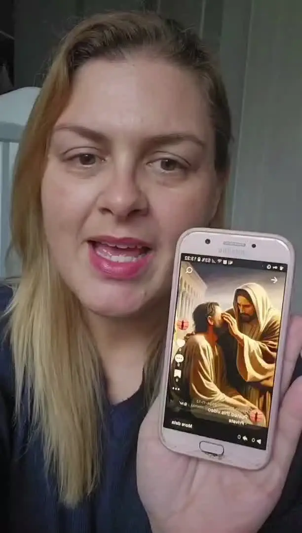 Depoimento de aluna. Toque para assistir.